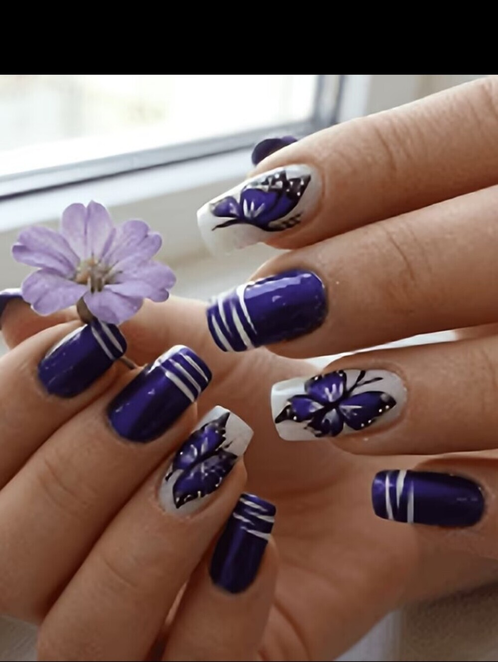 🔥3/$21 Purple Floral Press On Nail Set with White Accents